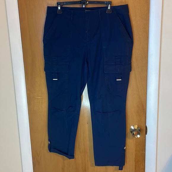 White House Black Market Womens 10 Navy Pants Cargo Pockets Roll Up - Picture 1 of 11